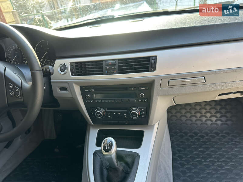 Седан BMW 3 Series 2010 в Черновцах фото 27 Седан BMW 3 Series 2010 в Черновцах