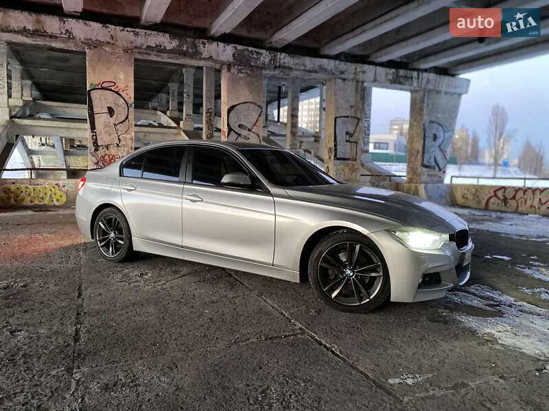 Седан BMW 3 Series 2016 в Киеве