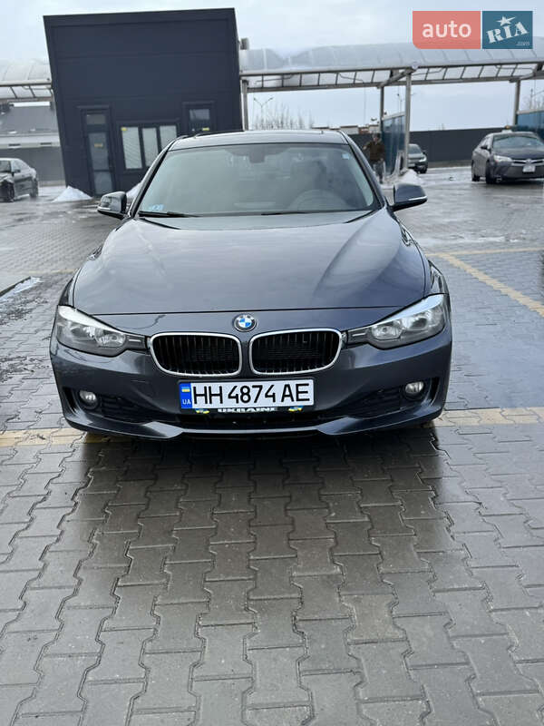 Седан BMW 3 Series 2013 в Николаеве