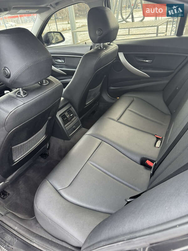 Седан BMW 3 Series 2013 в Николаеве