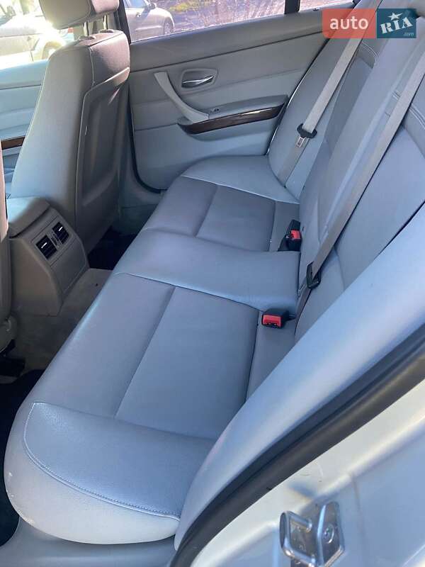 Седан BMW 3 Series 2011 в Одессе