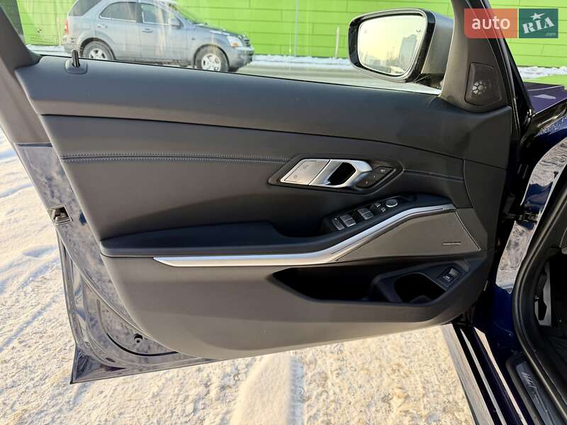 Седан BMW 3 Series 2021 в Киеве