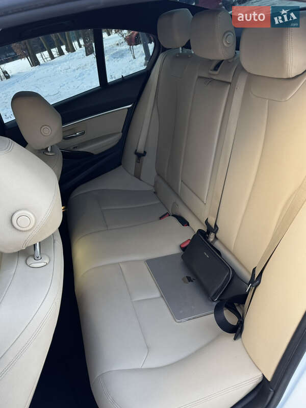 Седан BMW 3 Series 2017 в Львове