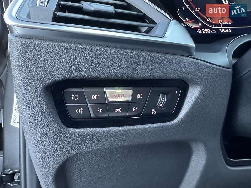 Седан BMW 3 Series 2021 в Киеве