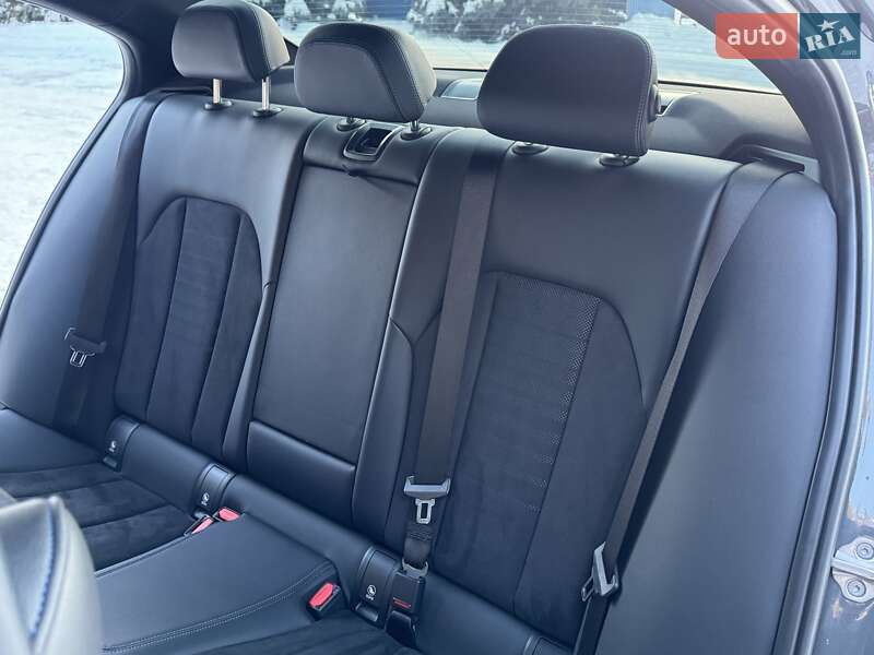 Седан BMW 3 Series 2021 в Киеве