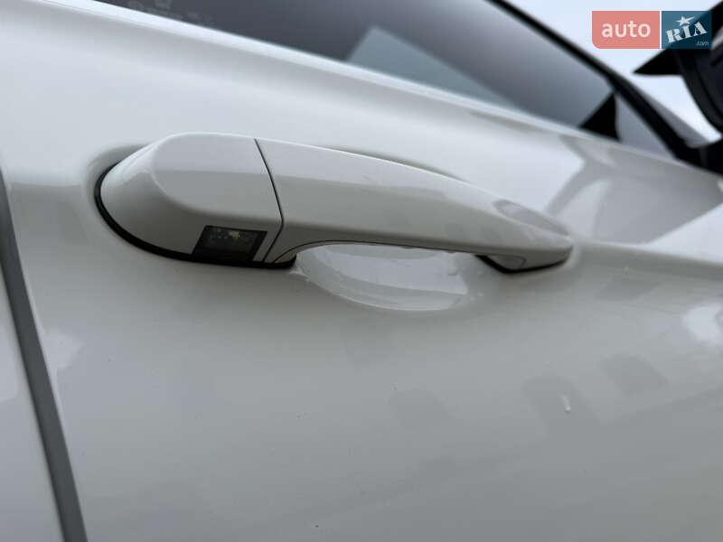 Седан BMW 3 Series 2017 в Могилев-Подольске