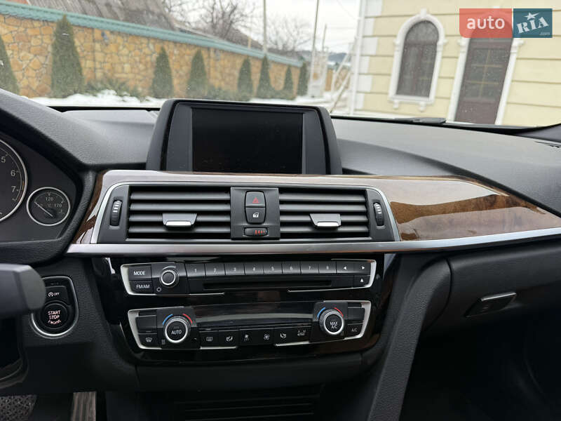 Седан BMW 3 Series 2017 в Могилев-Подольске
