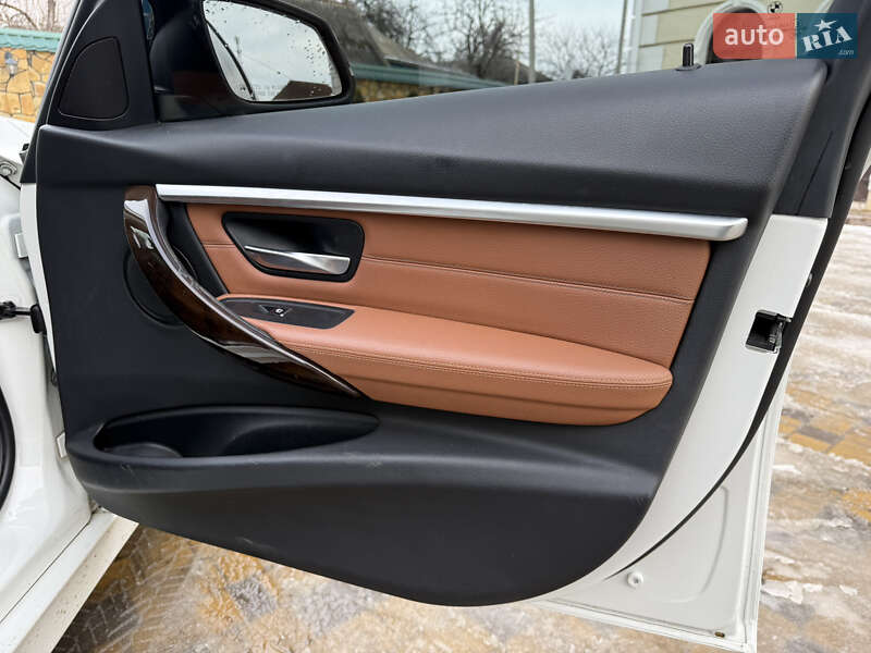 Седан BMW 3 Series 2017 в Могилев-Подольске