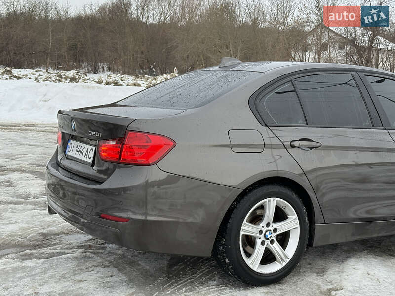 Седан BMW 3 Series 2015 в Львове