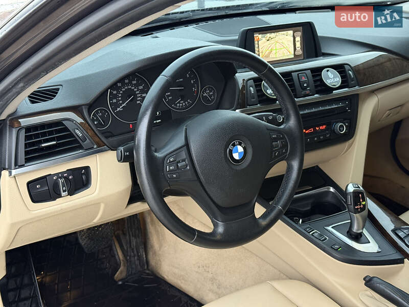 Седан BMW 3 Series 2015 в Львове