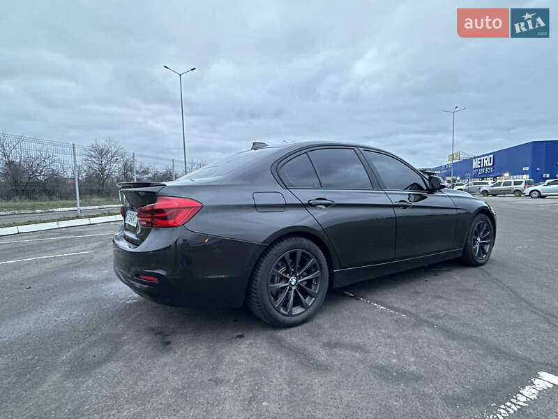 Седан BMW 3 Series 2016 в Полтаве