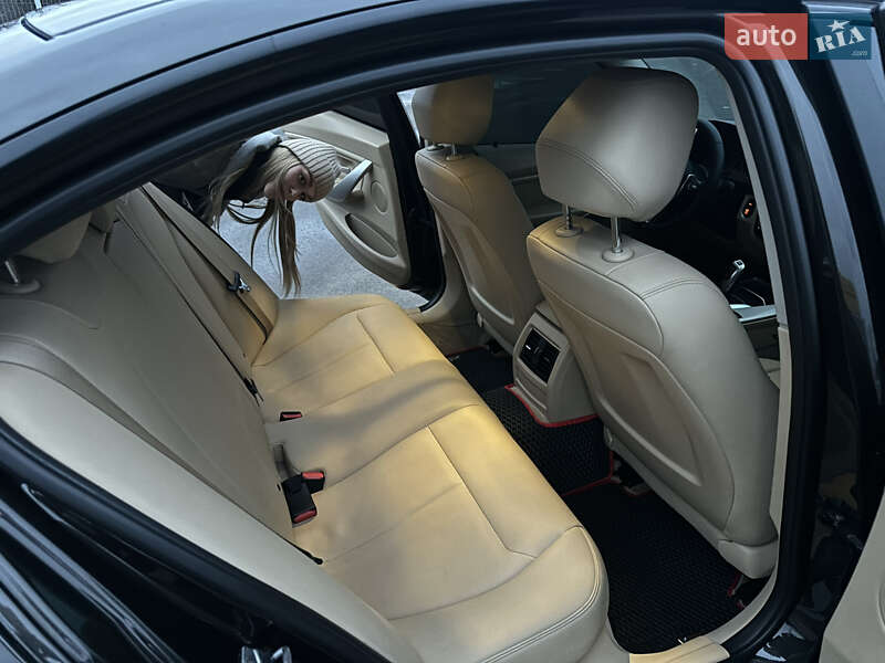 Седан BMW 3 Series 2016 в Полтаве