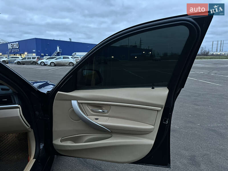 Седан BMW 3 Series 2016 в Полтаве