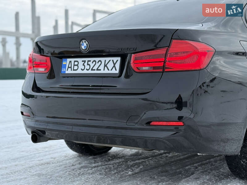 Седан BMW 3 Series 2016 в Виннице