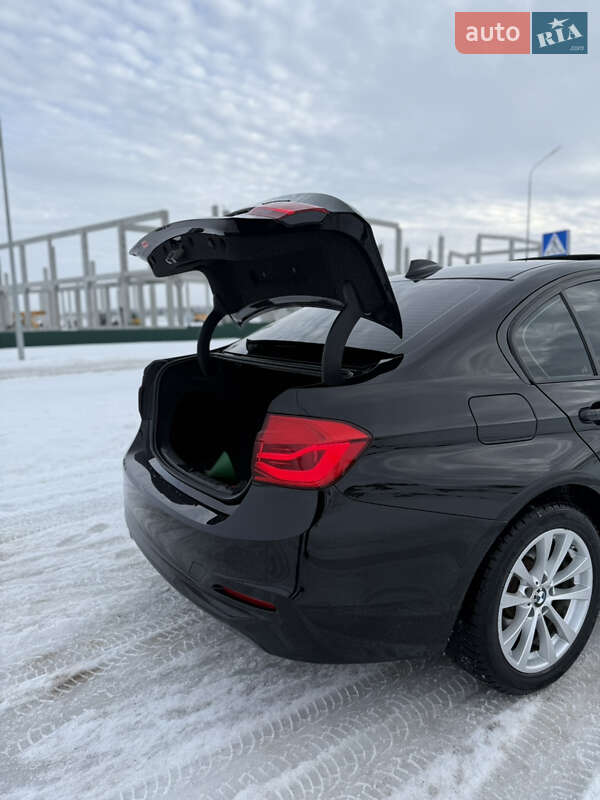 Седан BMW 3 Series 2016 в Виннице