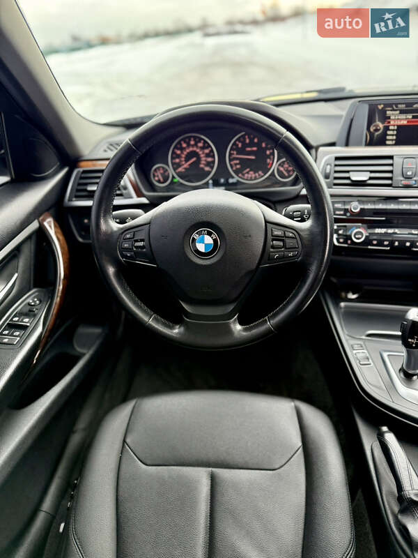 Седан BMW 3 Series 2016 в Виннице