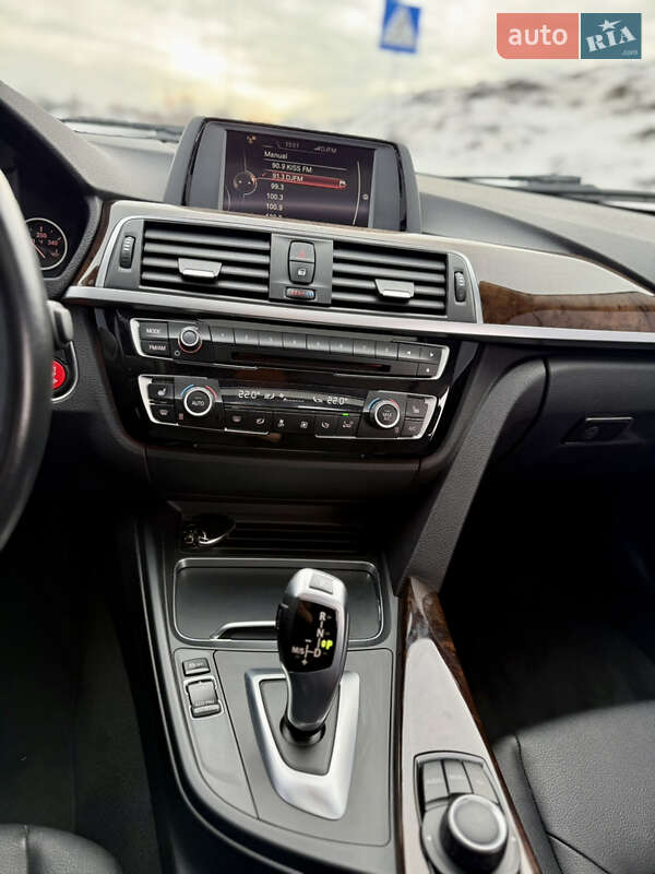 Седан BMW 3 Series 2016 в Виннице