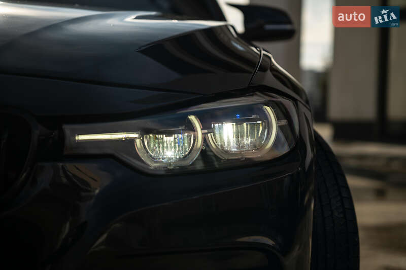 Седан BMW 3 Series 2017 в Черновцах
