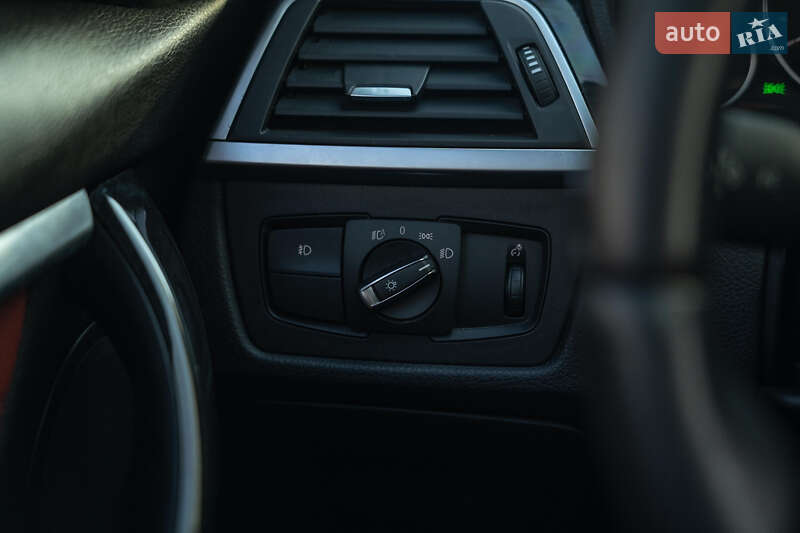 Седан BMW 3 Series 2017 в Черновцах