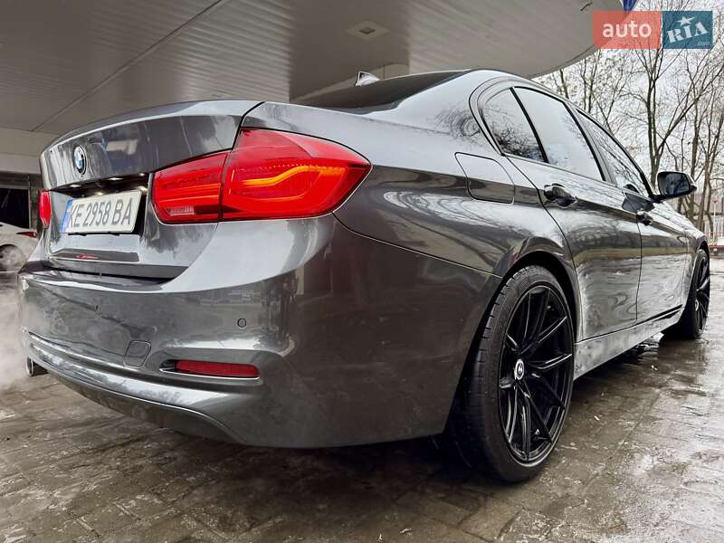 Седан BMW 3 Series 2016 в Днепре