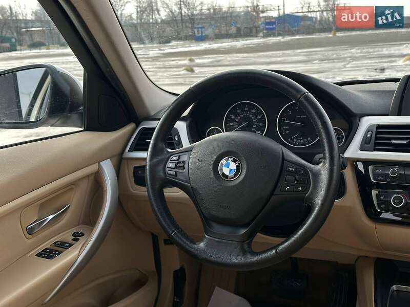 Седан BMW 3 Series 2016 в Одессе