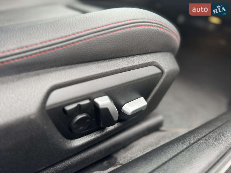 Седан BMW 3 Series 2015 в Сарнах