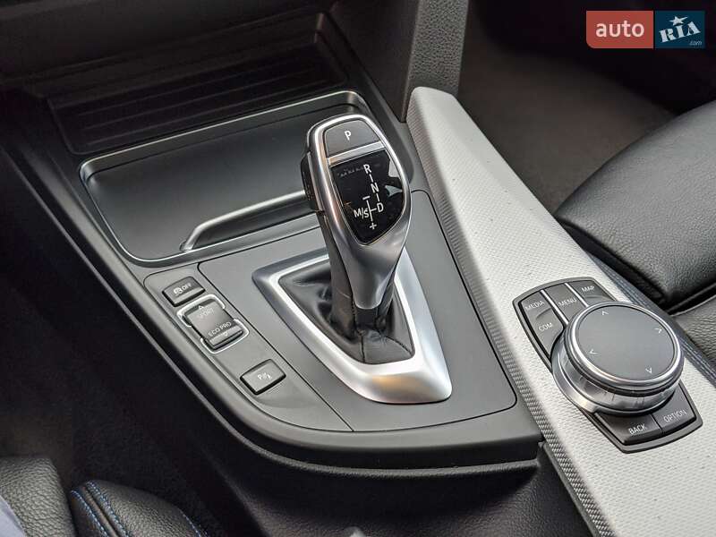 Седан BMW 3 Series 2017 в Киеве