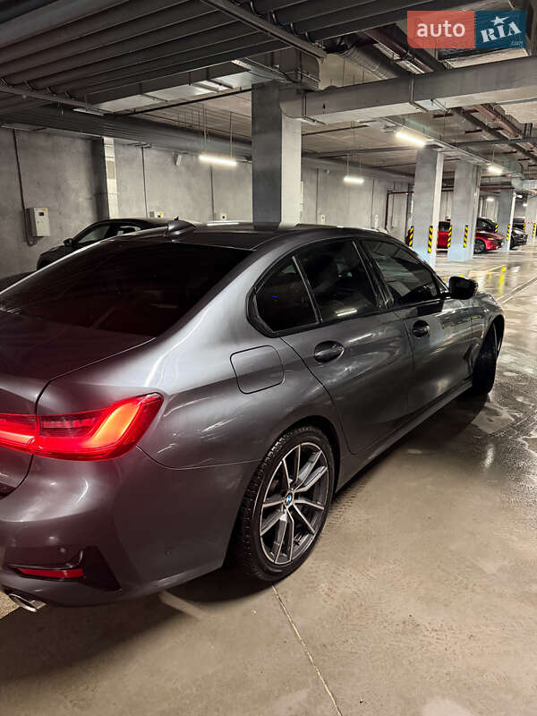 Седан BMW 3 Series 2019 в Киеве