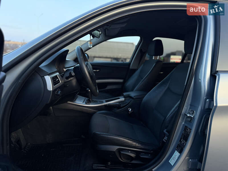 Седан BMW 3 Series 2006 в Черновцах