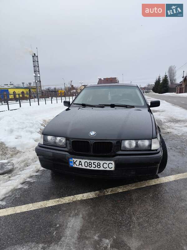 Седан BMW 3 Series 1997 в Киеве