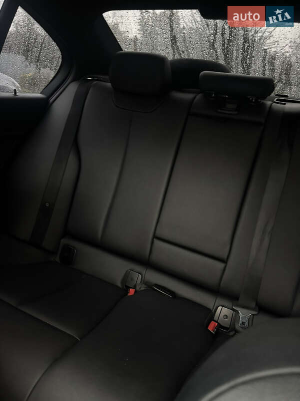 Седан BMW 3 Series 2013 в Новояворівську