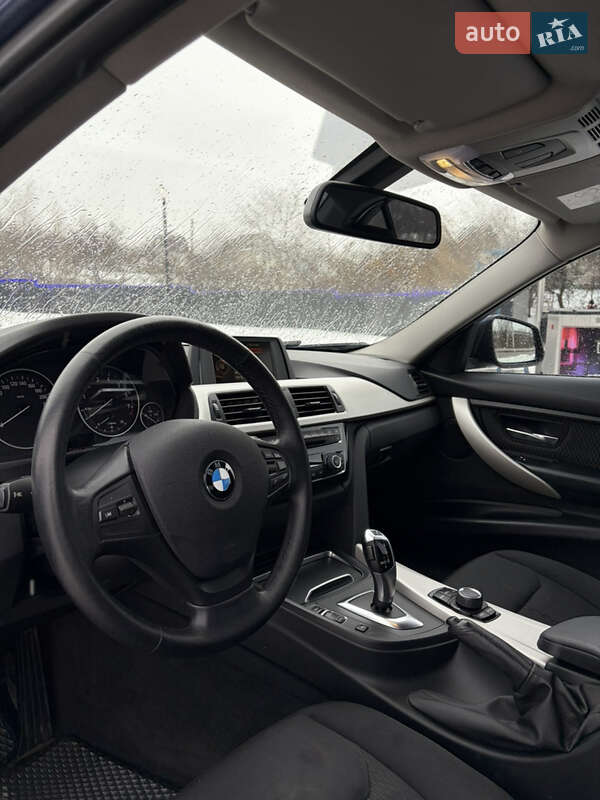 Седан BMW 3 Series 2015 в Фастове