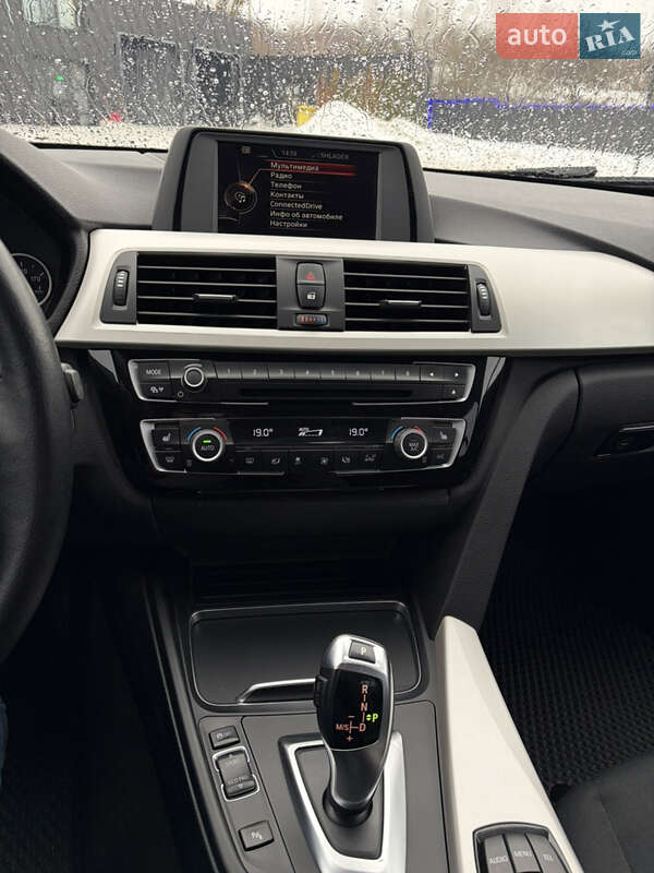 Седан BMW 3 Series 2015 в Фастове