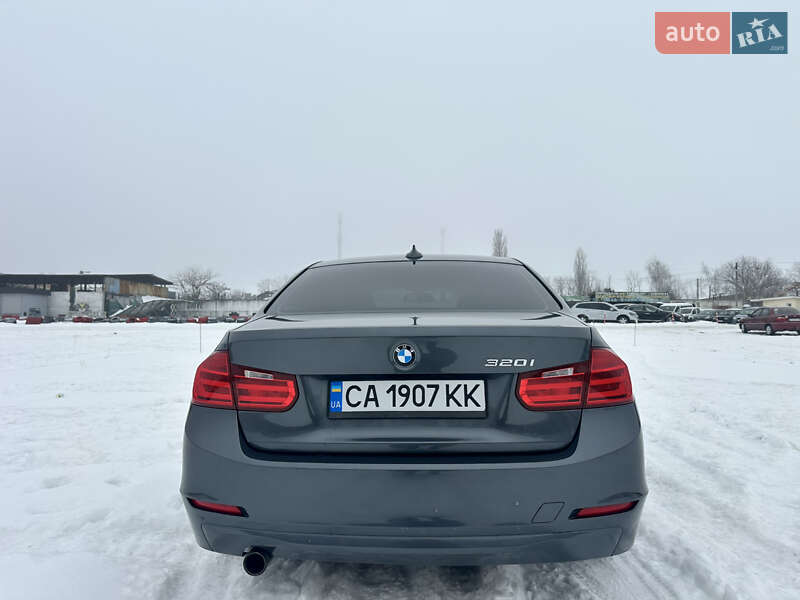 Седан BMW 3 Series 2014 в Умани
