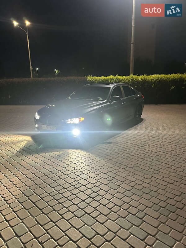 Седан BMW 3 Series 2013 в Павлограде