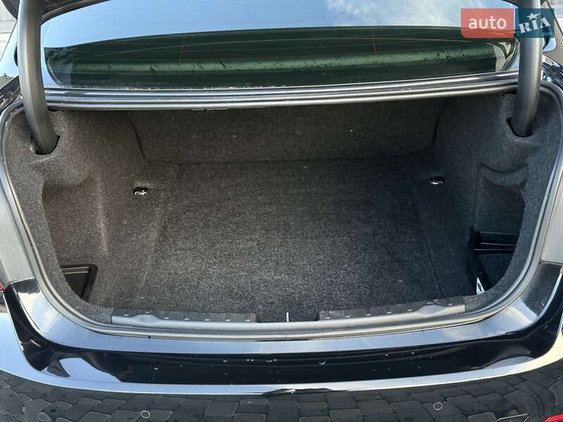 Седан BMW 3 Series 2015 в Львове