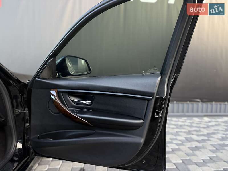 Седан BMW 3 Series 2015 в Львове