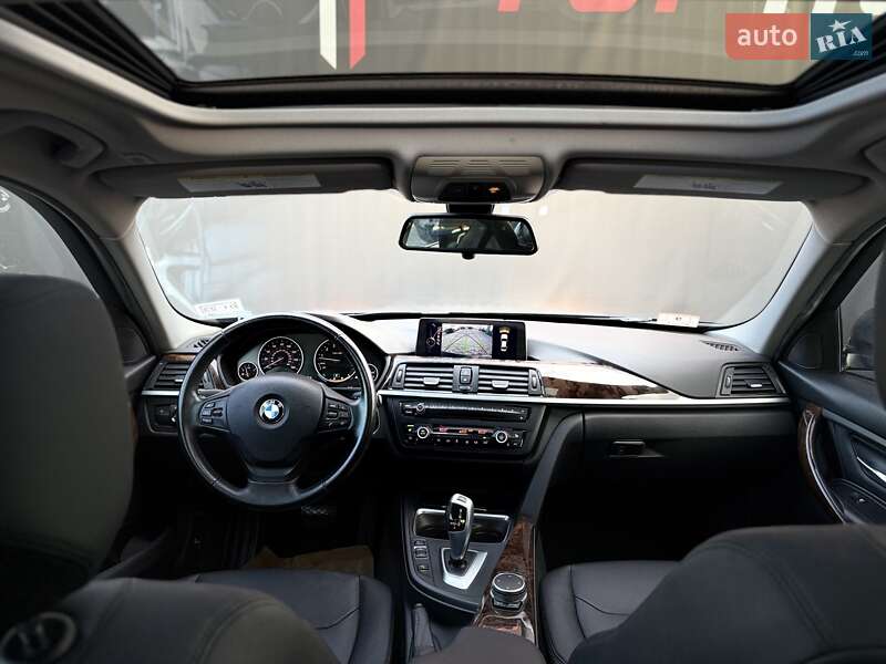 Седан BMW 3 Series 2015 в Львове