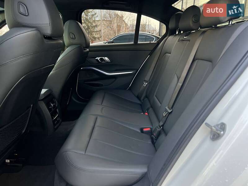 Седан BMW 3 Series 2019 в Ивано-Франковске