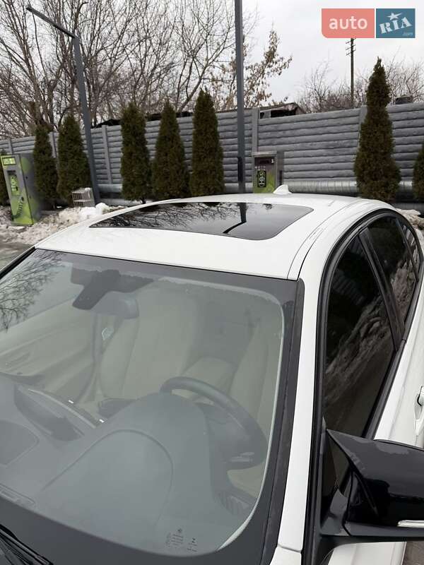 Седан BMW 3 Series 2015 в Харькове