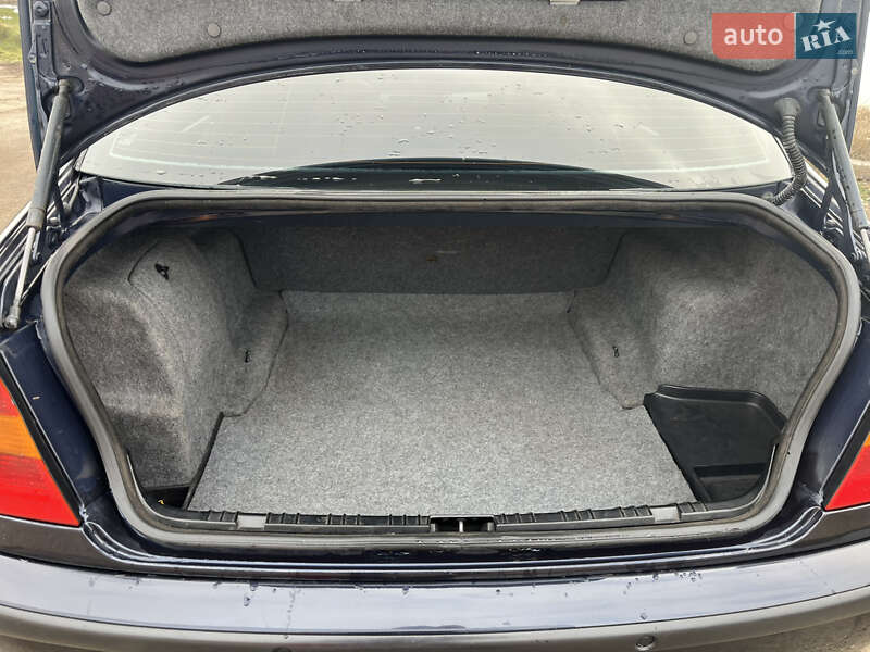 Седан BMW 3 Series 2001 в Миколаєві