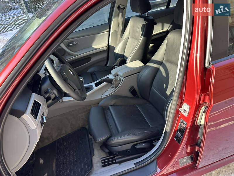 Седан BMW 3 Series 2010 в Черновцах