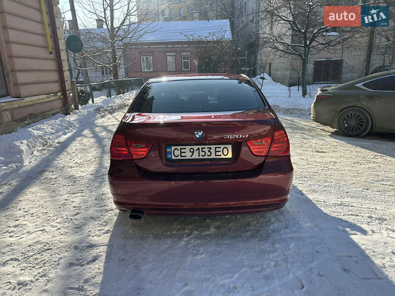 Седан BMW 3 Series 2010 в Черновцах