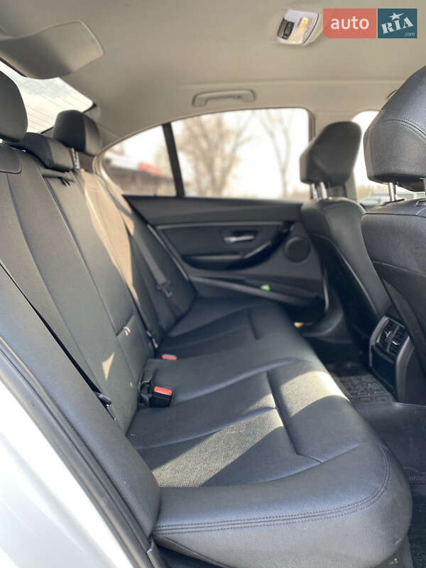 Седан BMW 3 Series 2017 в Житомире