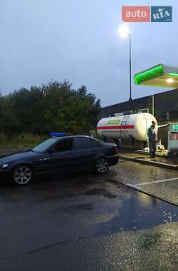 Седан BMW 3 Series 2001 в Львові