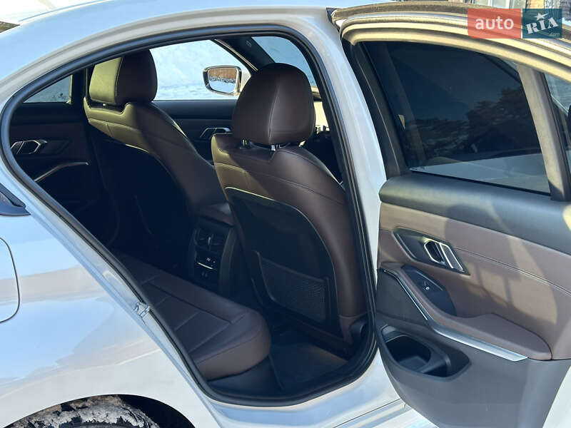 Седан BMW 3 Series 2022 в Киеве