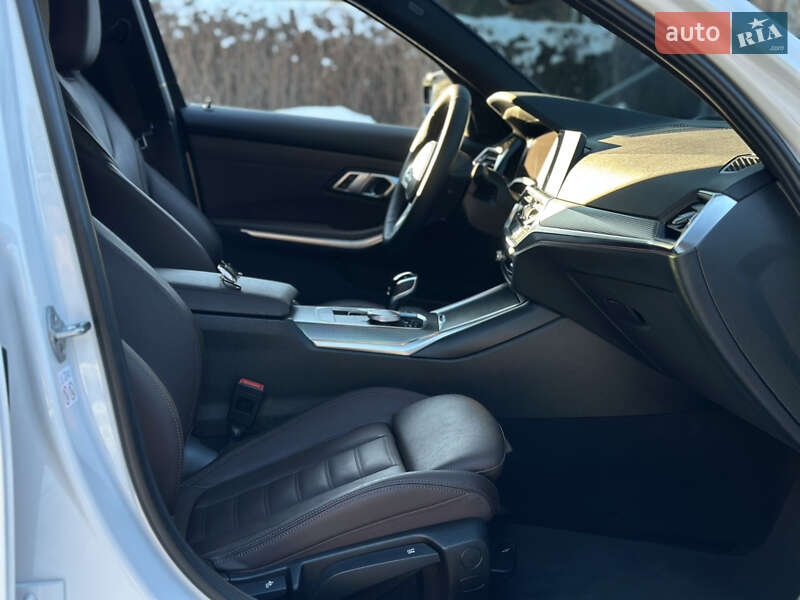 Седан BMW 3 Series 2022 в Киеве