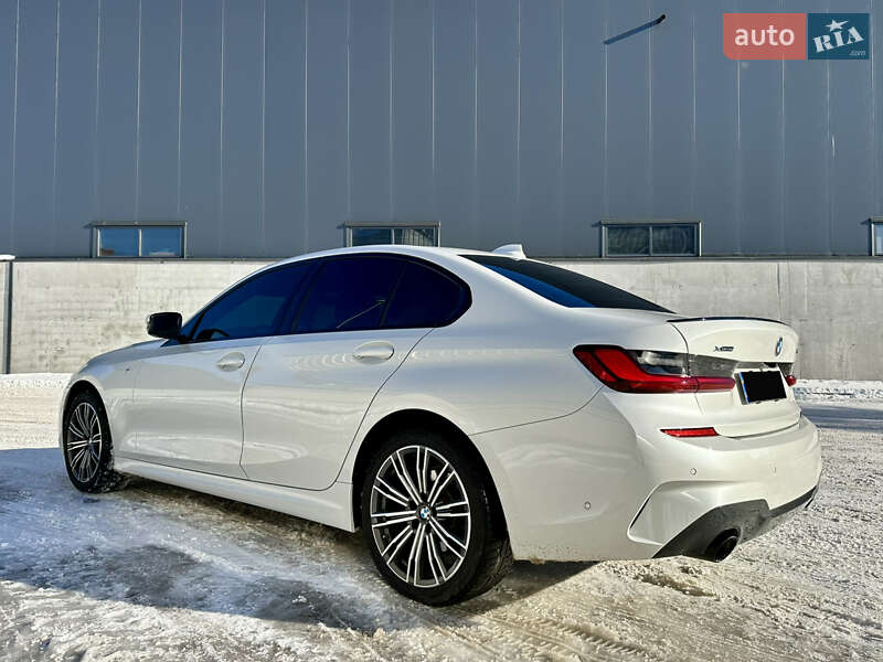 Седан BMW 3 Series 2022 в Киеве
