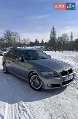 Седан BMW 3 Series 2009 в Черкасах