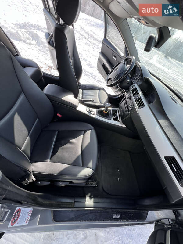 Седан BMW 3 Series 2009 в Черкасах